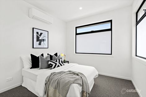 Property photo of 2/30 Eucra Street Hadfield VIC 3046