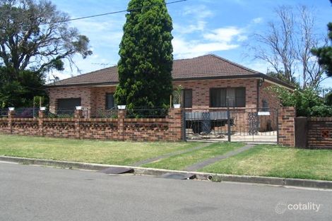 8 Rowley St, Smithfield, NSW 2164