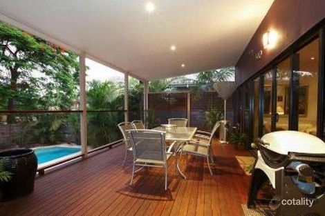 Property photo of 17 Jenolan Avenue Hawthorne QLD 4171