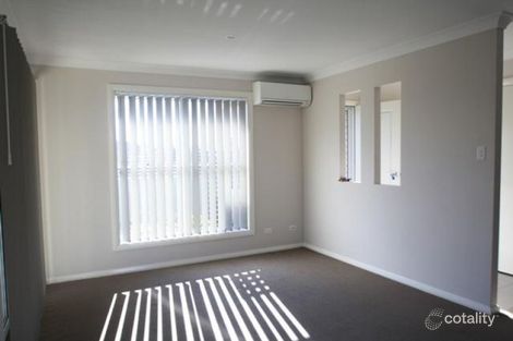 Property photo of 2/13 Fourth Avenue Rutherford NSW 2320