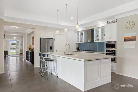 Property photo of 1 Benjamin Place Romsey VIC 3434