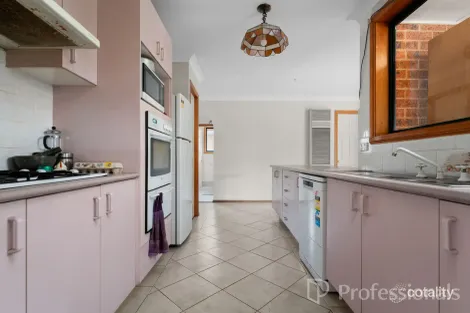 Property photo of 14 Eltham Drive Kelso NSW 2795