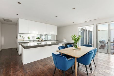 Property photo of 11 Arbour Drive Kew VIC 3101