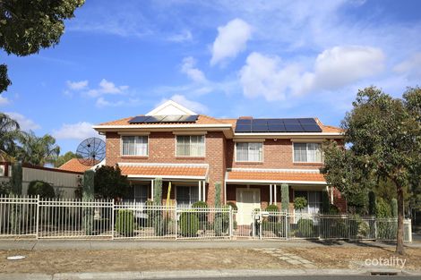 Property photo of 18 The Green Mill Park VIC 3082