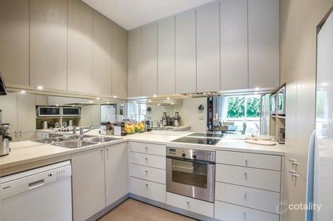 Property photo of 45 Fairbairn Road Toorak VIC 3142