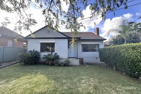 49 Macquarie St, Greenacre, NSW 2190