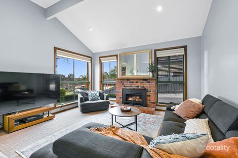 Property photo of 33 Lawrence Drive Berwick VIC 3806