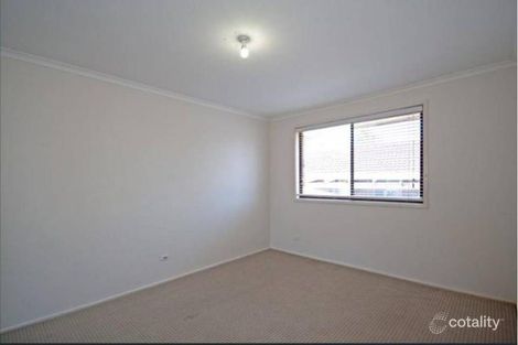 Property photo of 10 Malbec Place Eschol Park NSW 2558
