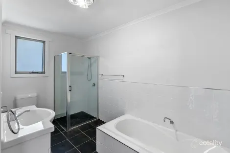 Property photo of 20 Roberts Court Devonport TAS 7310