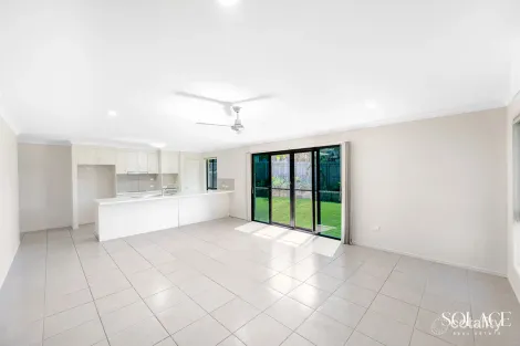 Property photo of 6 Jeana Close Boyne Island QLD 4680