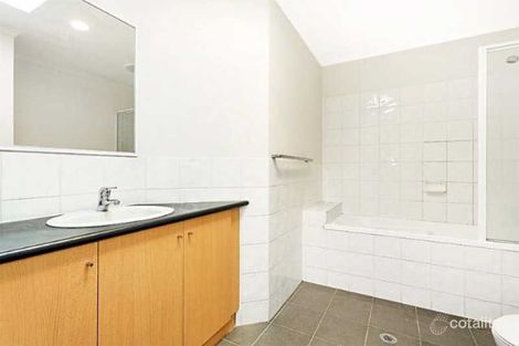 Property photo of 28 Federation Lane Abbotsford VIC 3067