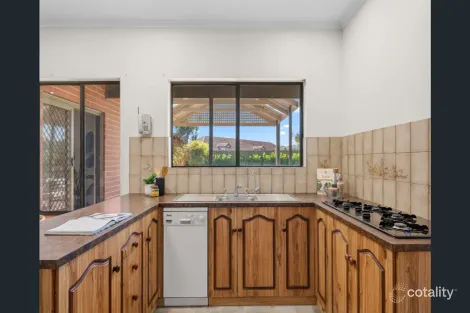 Property photo of 41 Grevillea Road Aberfoyle Park SA 5159