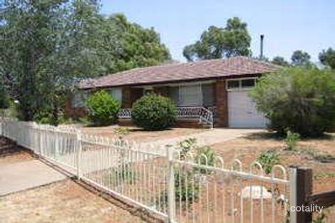 98 Robert St, South Tamworth, NSW 2340