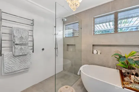 Property photo of 51 Samuel Street Mona Vale NSW 2103