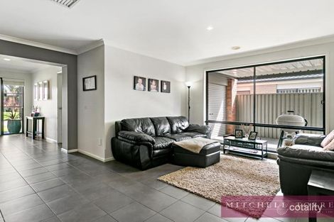 Property photo of 14 Maddock Drive Cranbourne East VIC 3977