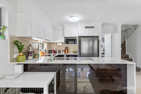 Property photo of 2/8 Gary Street Morningside QLD 4170