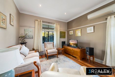 Property photo of 17 Swan Street Marks Point NSW 2280
