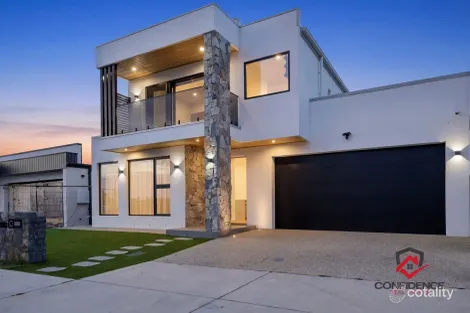 Property photo of 31 Maymuru Way Whitlam ACT 2611