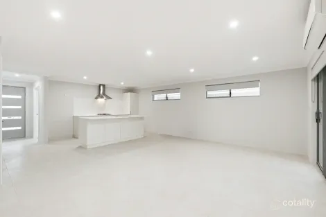 Property photo of 8 Kiama View Alkimos WA 6038