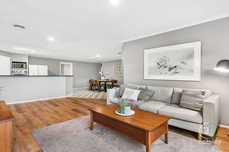 Property photo of 4 Comte Close Cranbourne West VIC 3977
