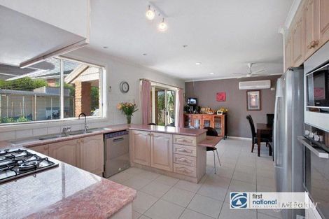 Property photo of 8 Mirbelia Crescent Mill Park VIC 3082