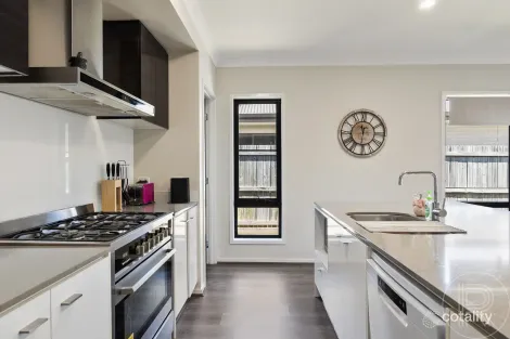 Property photo of 30 Chestnut Crescent Caloundra West QLD 4551