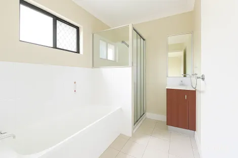 Property photo of 15 Fontwell Court Mount Low QLD 4818