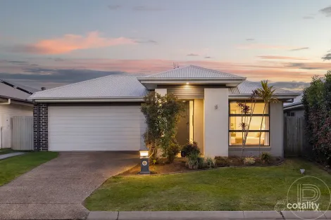 30 Chestnut Cres, Caloundra West, QLD 4551