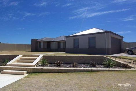 Property photo of 2 Wialki Mews Dawesville WA 6211