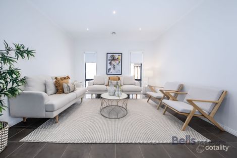 Property photo of 21 Kooyong Way Caroline Springs VIC 3023