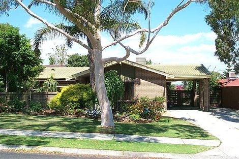 12 Lakeview Dr, Edgewater, WA 6027