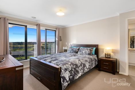 Property photo of 32 Birkdale Way Weir Views VIC 3338