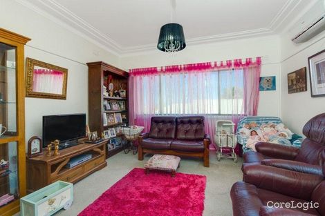 Property photo of 27 Lake Heights Road Lake Heights NSW 2502