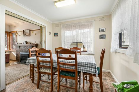 Property photo of 3 Pines Grove Oak Park VIC 3046