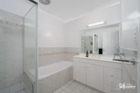 Property photo of 1/51-53 Jessie Street Armidale NSW 2350