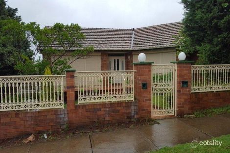 32 Hillcrest Ave, Greenacre, NSW 2190