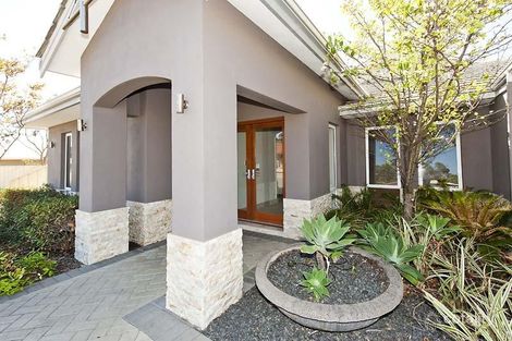 Property photo of 29 Arrowwood Loop Secret Harbour WA 6173