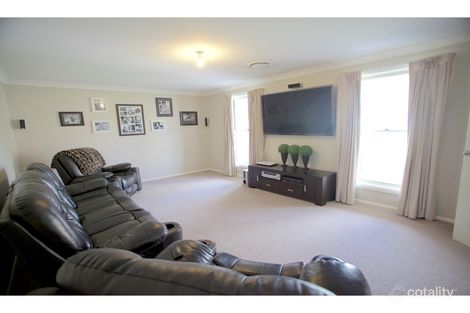 Property photo of 72 Freeman Circuit Llanarth NSW 2795