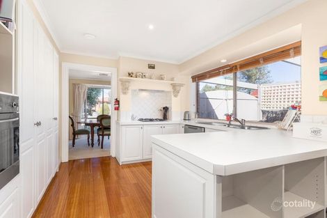 Property photo of 16 Scullin Court Mill Park VIC 3082