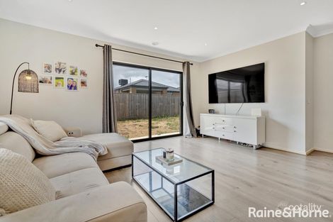 Property photo of 8 Maroon Way Diggers Rest VIC 3427
