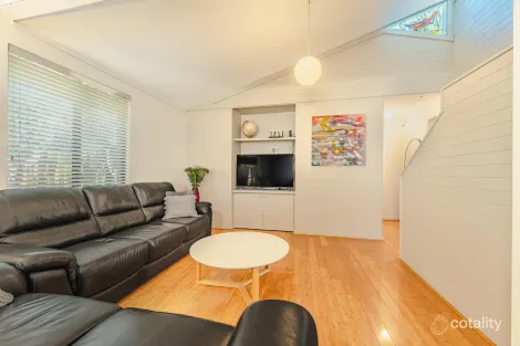 Property photo of 13 Bartling Crescent Bateman WA 6150