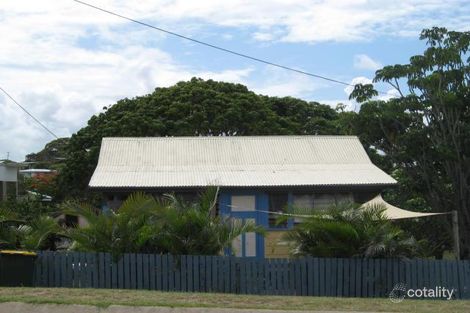 Property photo of 4 Beach Avenue Tannum Sands QLD 4680