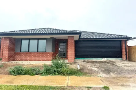 24 Kenmore Way, Clyde North, VIC 3978