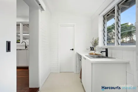 Property photo of 31 Heathcroft Road Balga WA 6061