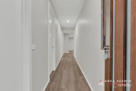 Property photo of 23 Egret Street Beveridge VIC 3753