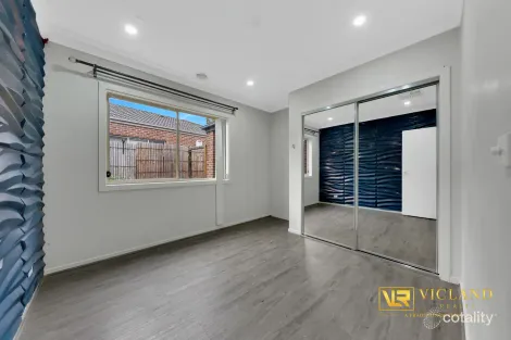 Property photo of 75 Bridgehaven Drive Craigieburn VIC 3064