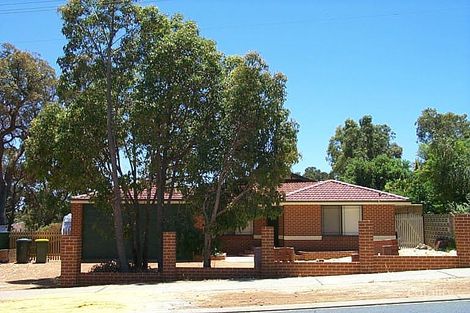 94 Lesmurdie Rd, Lesmurdie, WA 6076