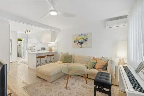 Property photo of 2/3 Nineteenth Avenue Palm Beach QLD 4221