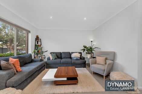 Property photo of 18/1 Hyde Park Avenue Craigieburn VIC 3064
