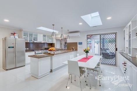 Property photo of 12 Answer Close Sydenham VIC 3037